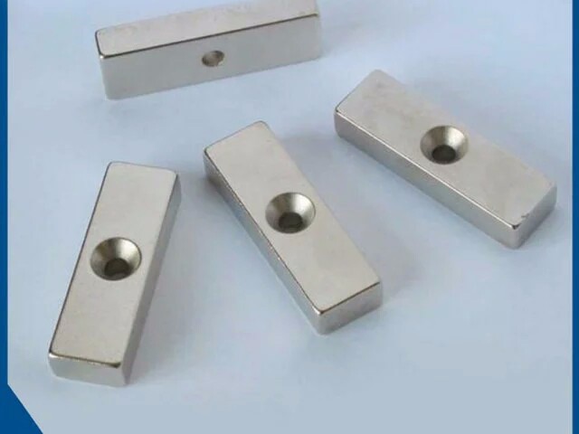 沉頭工具磁鐵